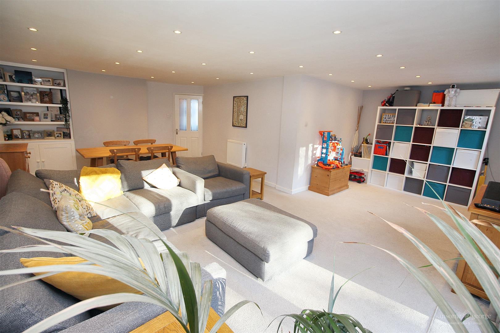 Langley Hill Close, Tilehurst, Reading